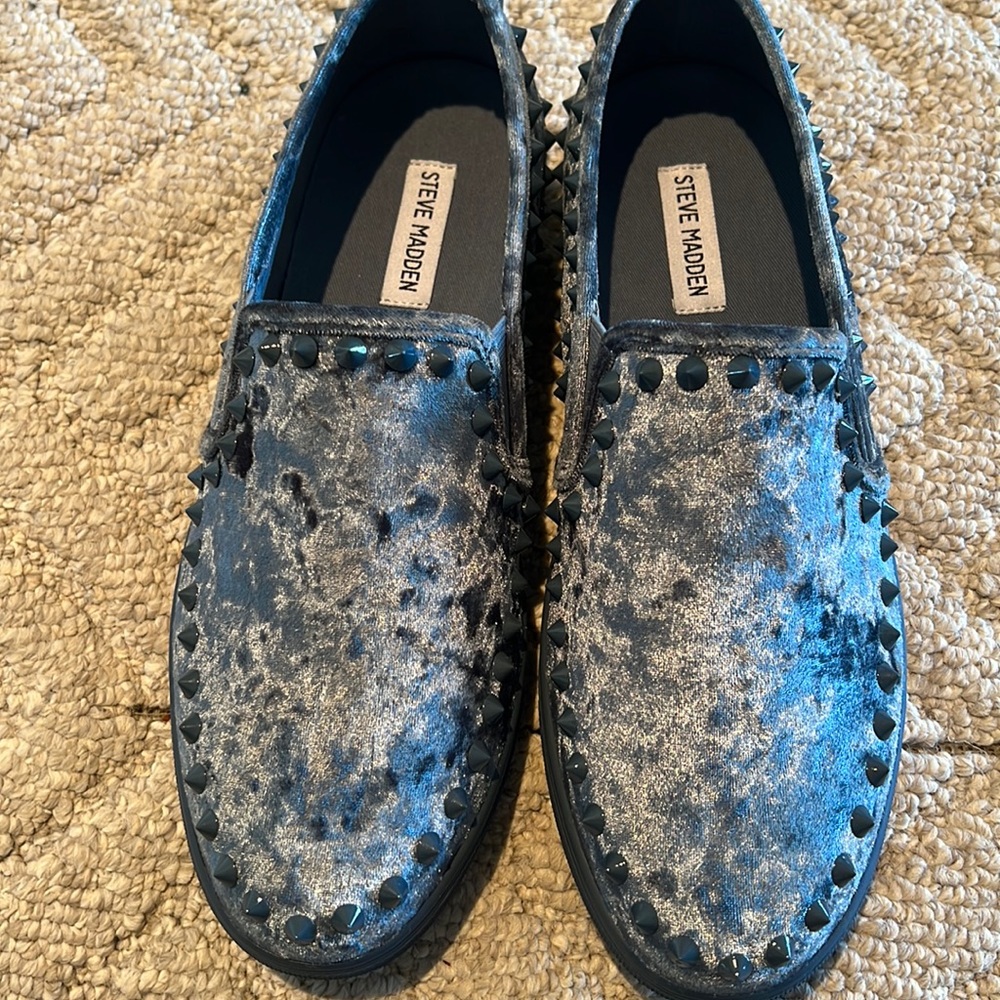 NWOBOX Men’s Beam Velvet Studded Steve Madden Sneakers Size 10M